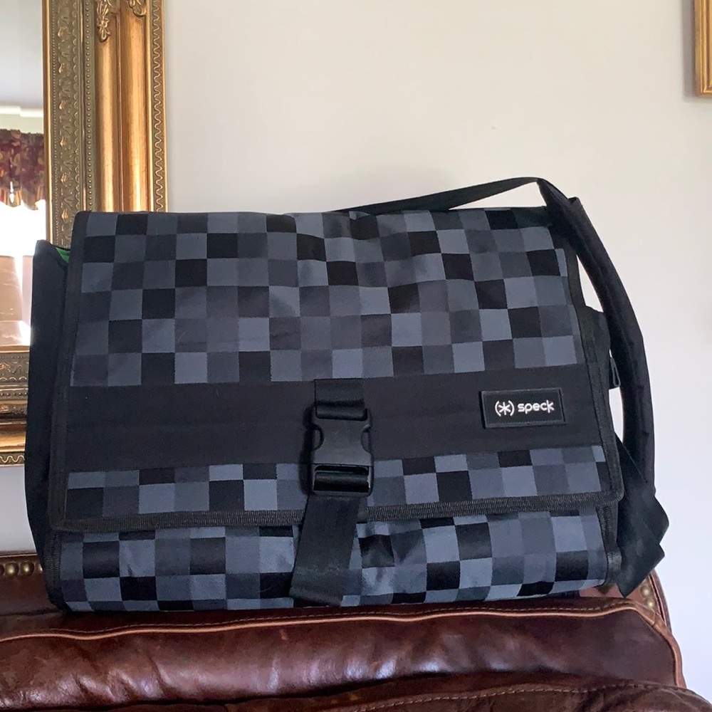 Large Speck Computer Messenger Bag - image 1